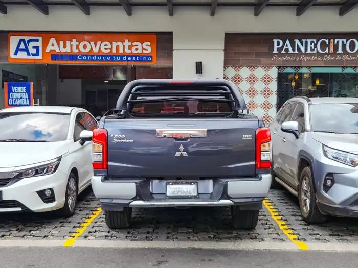 2021 Mitsubishi L200 GLS HIGH POWER 4WD DE AGENCIA — 5