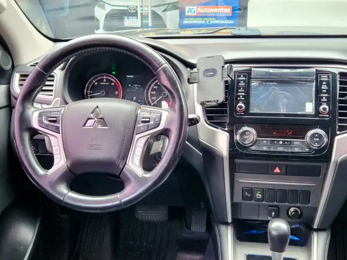 2021 Mitsubishi L200 GLS HIGH POWER 4WD DE AGENCIA — 10