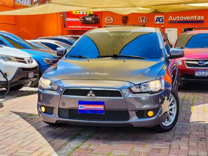 2010 Mitsubishi LANCER EX DE AGENCIA — 2