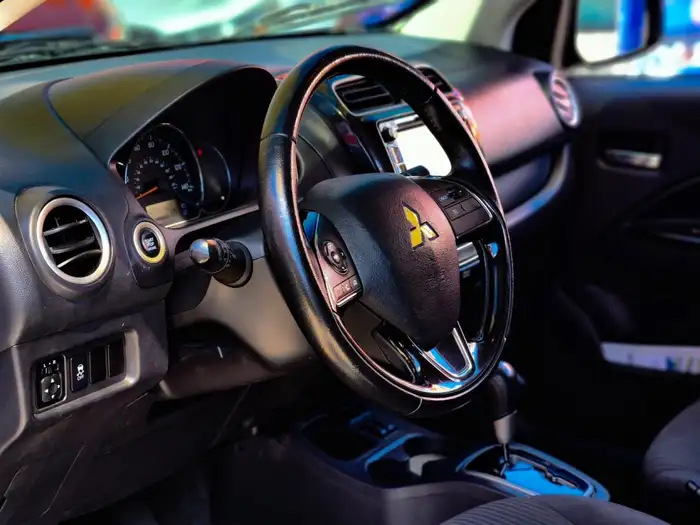 2017 Mitsubishi MIRAGE G4 ES — 7