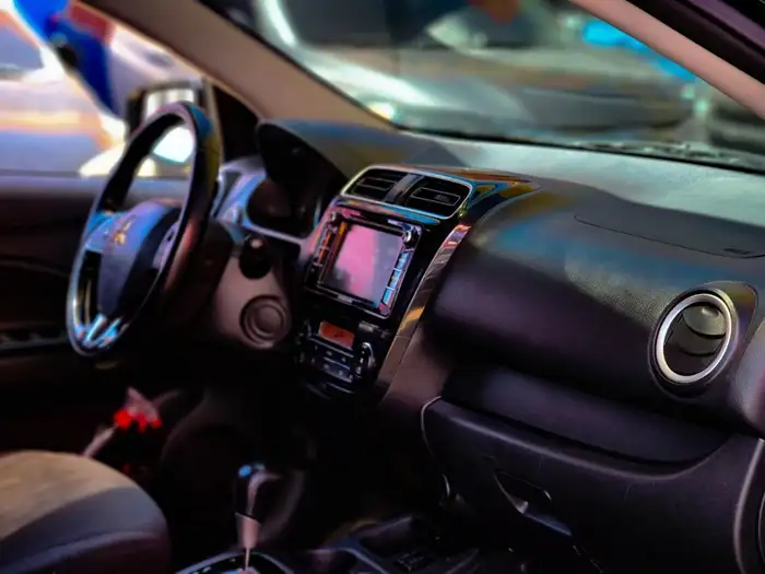 2017 Mitsubishi MIRAGE G4 ES — 9
