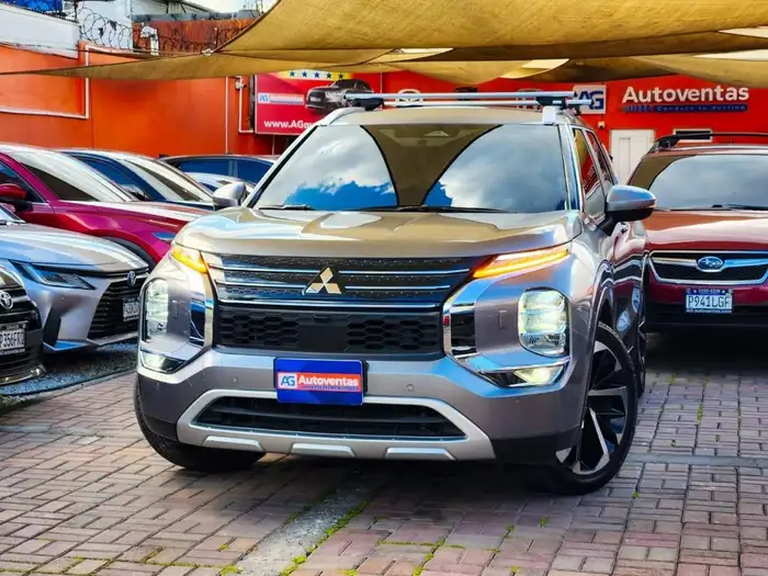2024 Mitsubishi OUTLANDER DE AGENCIA — 3