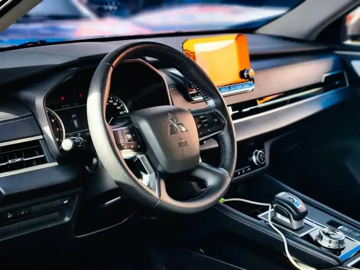 2024 Mitsubishi OUTLANDER DE AGENCIA — 7