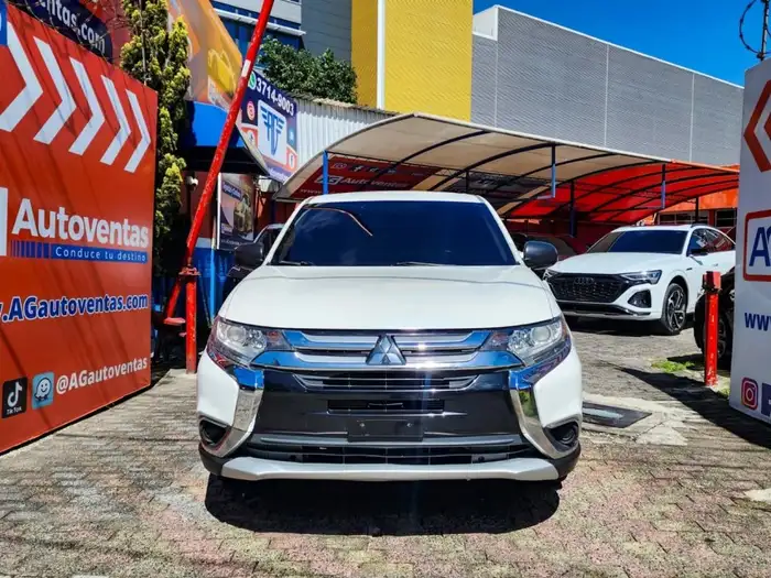 2016 Mitsubishi OUTLANDER SE AWD — 2