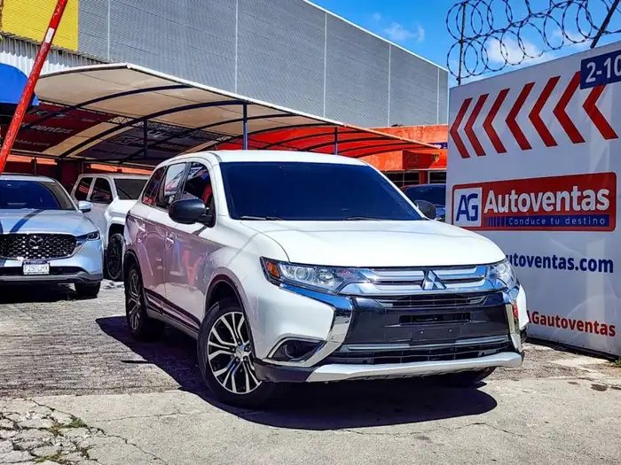 2016 Mitsubishi OUTLANDER SE AWD — 3
