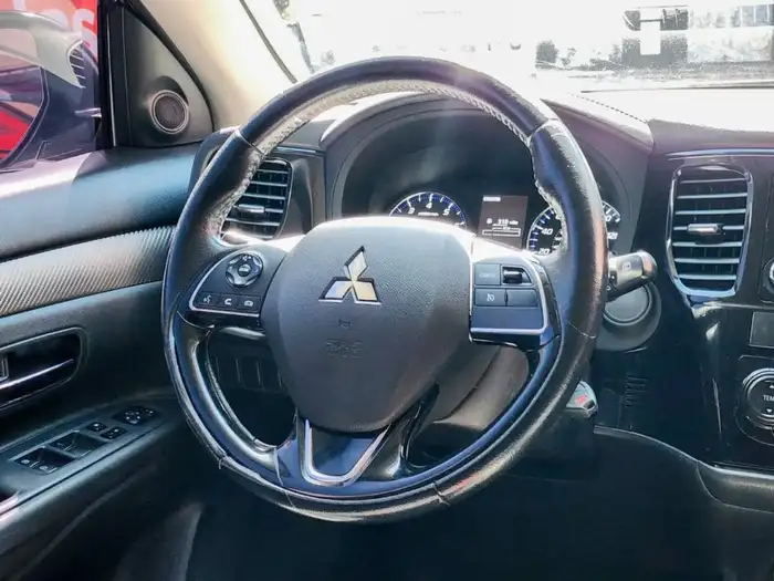 2016 Mitsubishi OUTLANDER SE AWD — 10