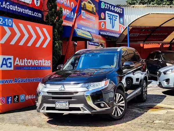 2020 Mitsubishi OUTLANDER SEL AWD — 1