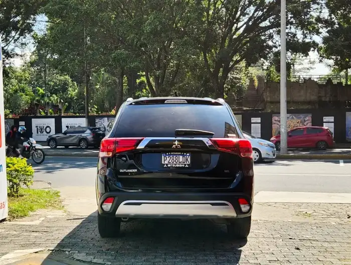 2020 Mitsubishi OUTLANDER SEL AWD — 5