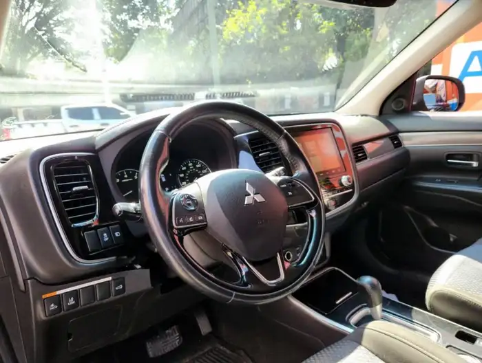 2020 Mitsubishi OUTLANDER SEL AWD — 7