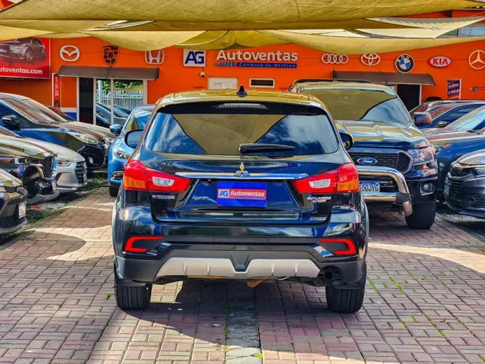 2018 Mitsubishi OUTLANDER SPORT 4x2 ES — 5