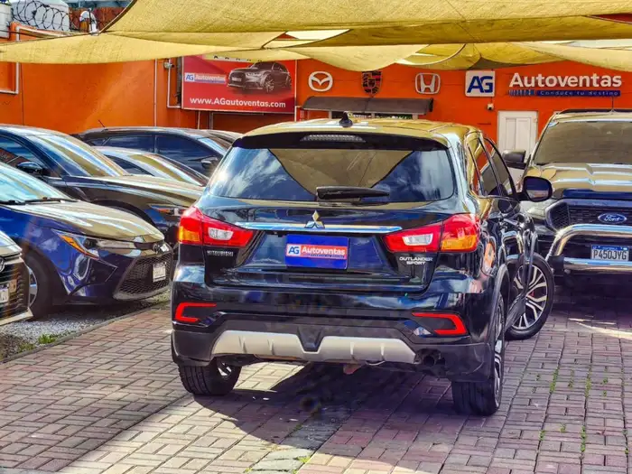 2018 Mitsubishi OUTLANDER SPORT 4x2 ES — 6