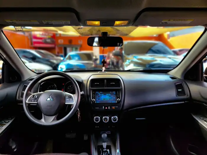 2018 Mitsubishi OUTLANDER SPORT 4x2 ES — 8