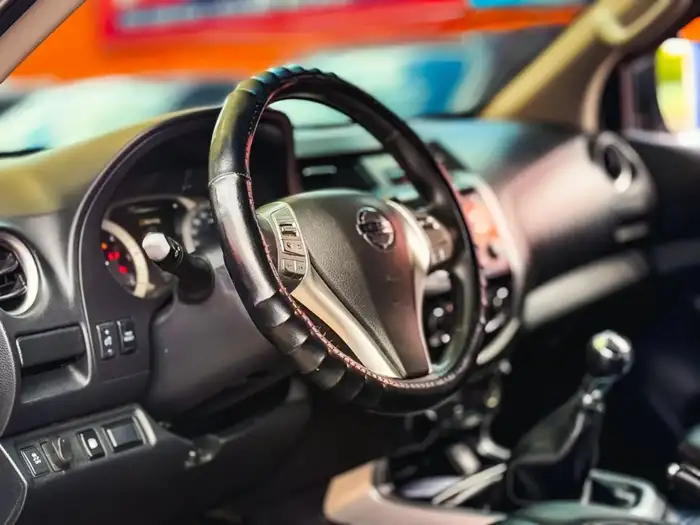 2020 Nissan FRONTIER 4X4 MECÁNICO DE AGENCIA — 6