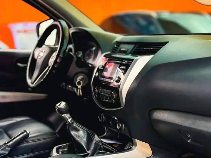 2020 Nissan FRONTIER 4X4 MECÁNICO DE AGENCIA — 8