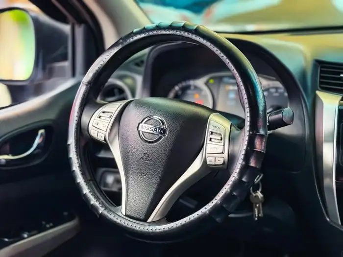 2020 Nissan FRONTIER 4X4 MECÁNICO DE AGENCIA — 9