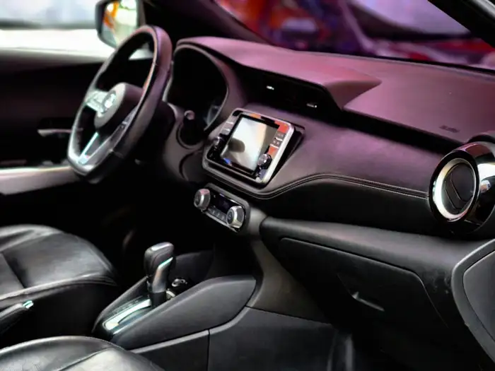 2019 Nissan KICKS P15 DE AGENCIA — 9