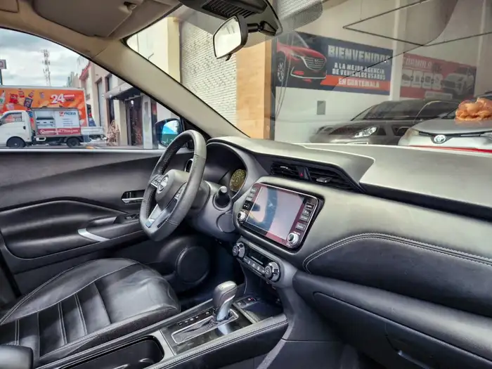 2025 Nissan KICKS DE AGENCIA — 9