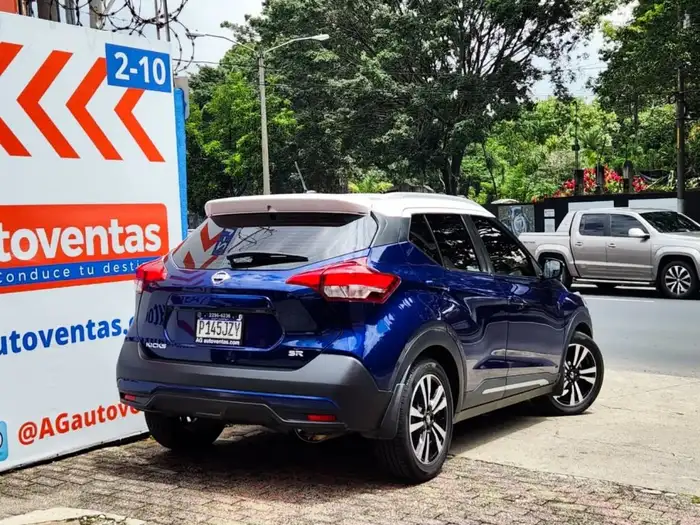 2018 Nissan KICKS SR — 4
