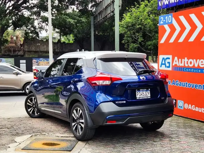 2018 Nissan KICKS SR — 6