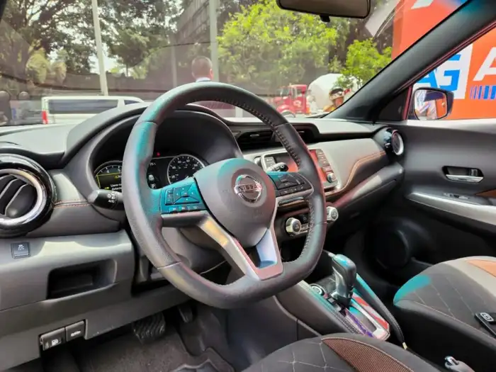 2018 Nissan KICKS SR — 7