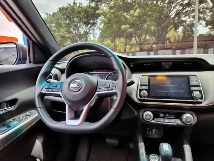 2018 Nissan KICKS SR — 10