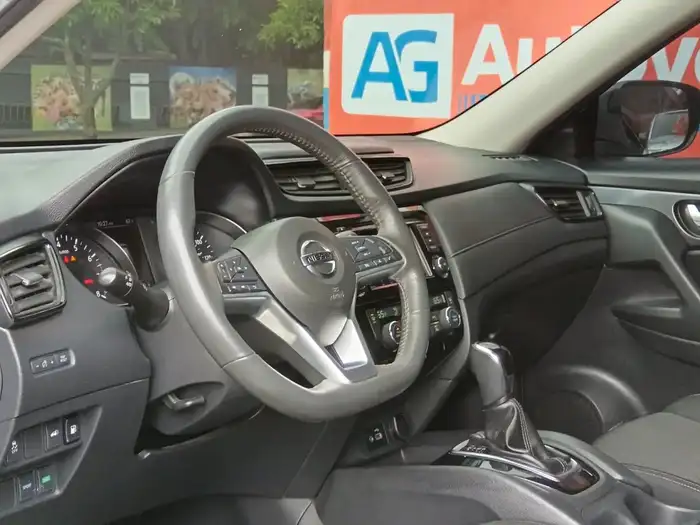 2018 Nissan ROGUE S — 8