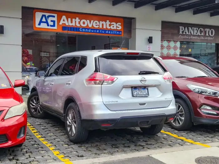 2015 Nissan ROGUE SL AWD — 4