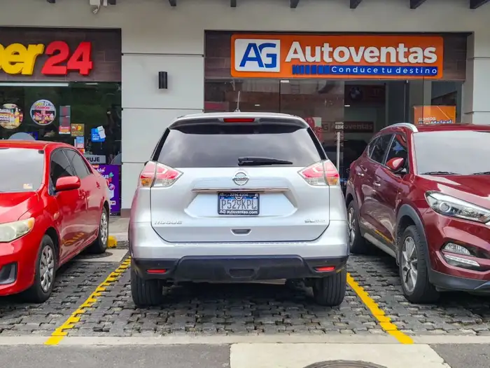 2015 Nissan ROGUE SL AWD — 5