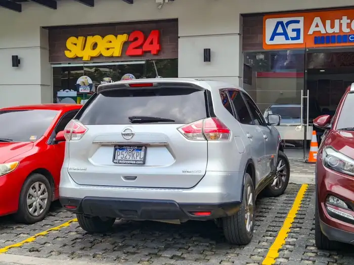 2015 Nissan ROGUE SL AWD — 6