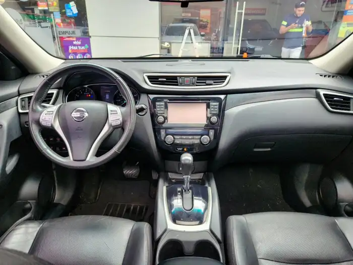 2015 Nissan ROGUE SL AWD — 8