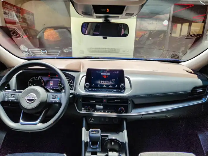 2023 Nissan ROGUE SV — 9