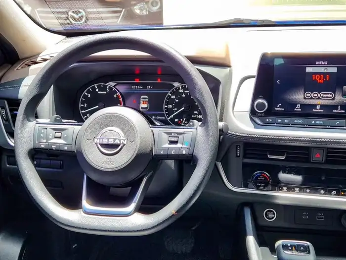 2023 Nissan ROGUE SV — 10