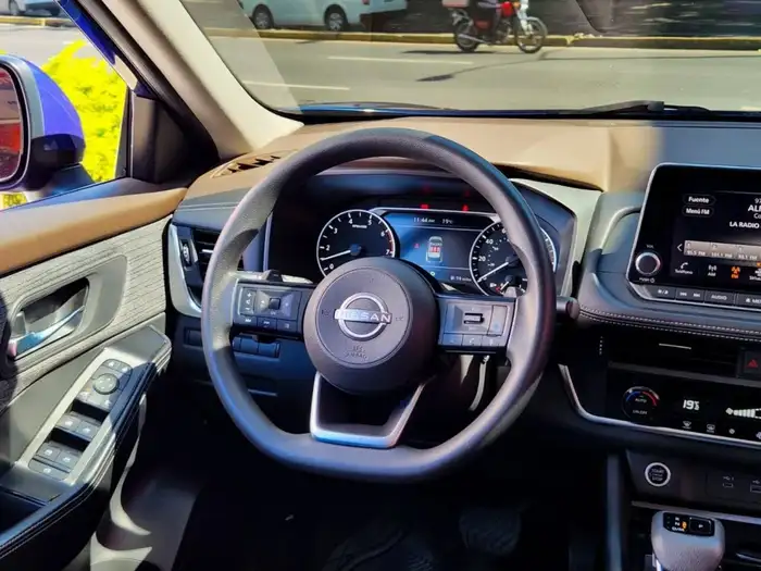 2023 Nissan ROGUE SV — 10