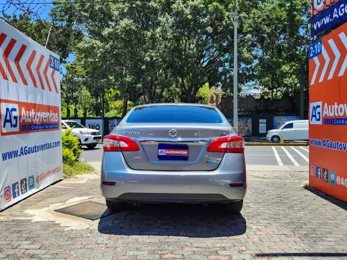 2014 Nissan Sentra — 5