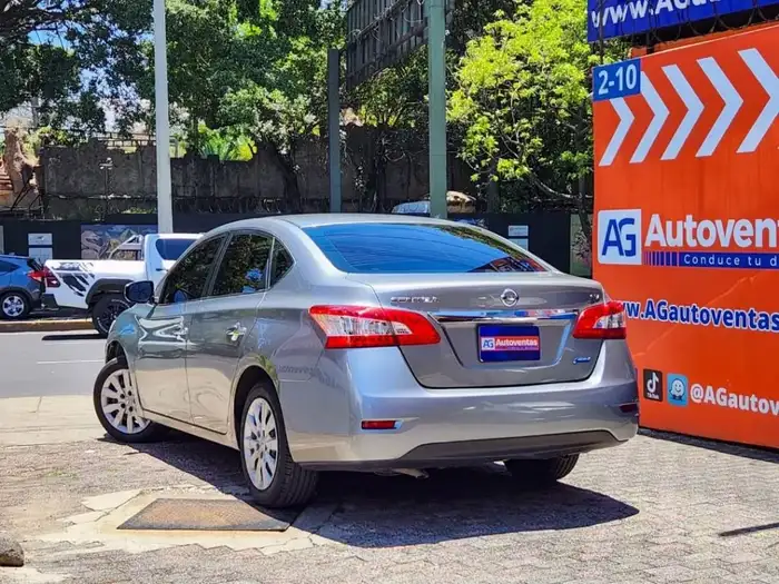 2014 Nissan Sentra — 6