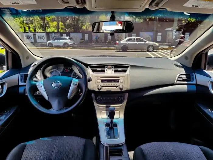 2014 Nissan Sentra — 8