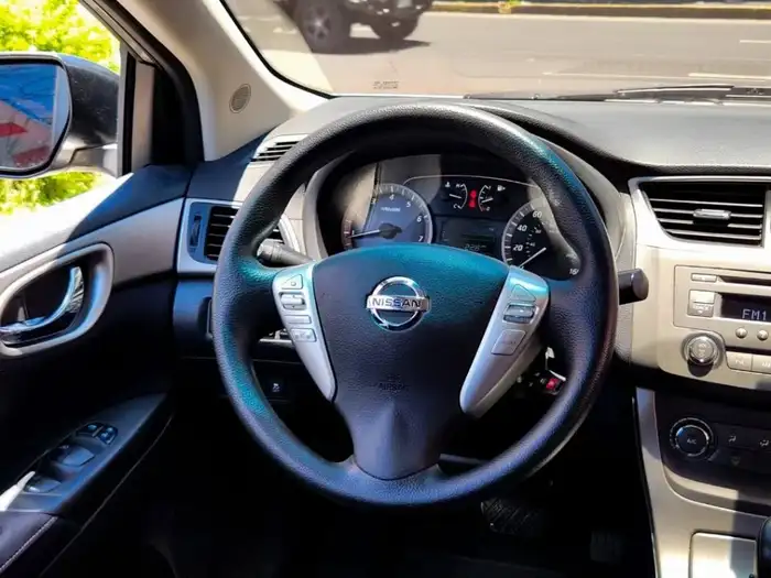 2014 Nissan Sentra — 10