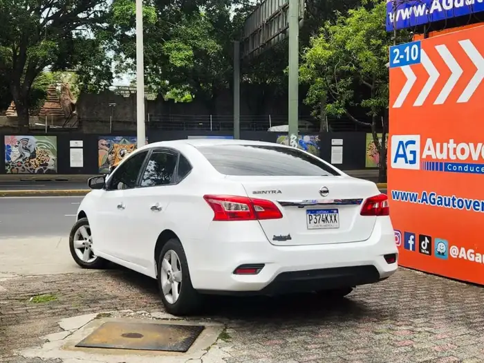 2019 Nissan SENTRA S — 6