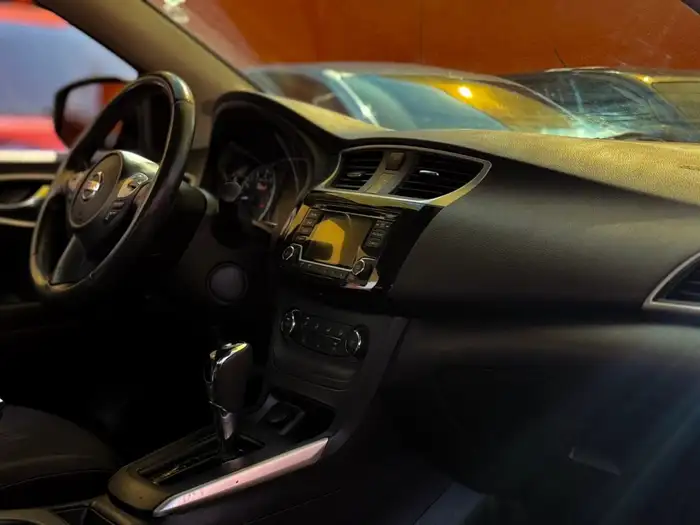 2017 Nissan SENTRA SV — 9