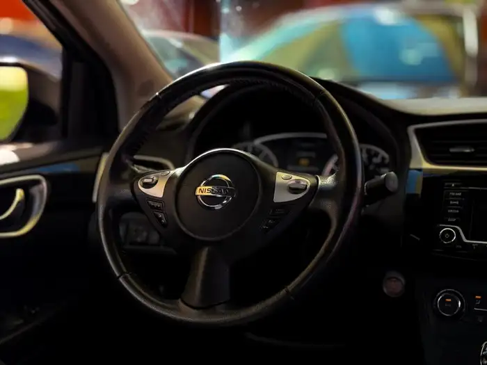 2017 Nissan SENTRA SV — 10