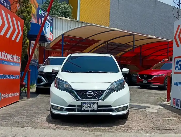 2017 Nissan VERSA NOTE SV — 2