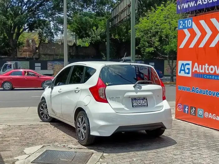 2017 Nissan VERSA NOTE SV — 6