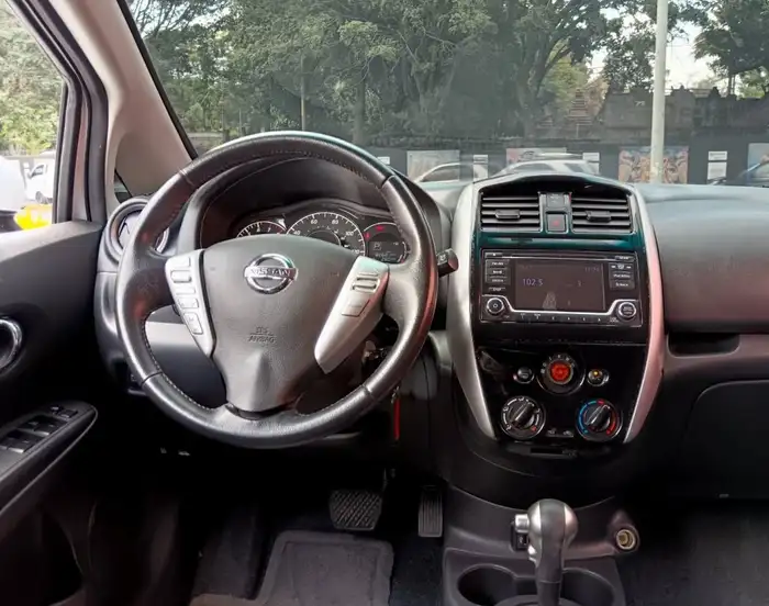 2017 Nissan VERSA NOTE SV — 10