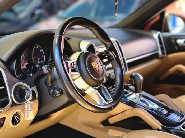 2016 Porsche CAYENNE DE AGENCIA — 7