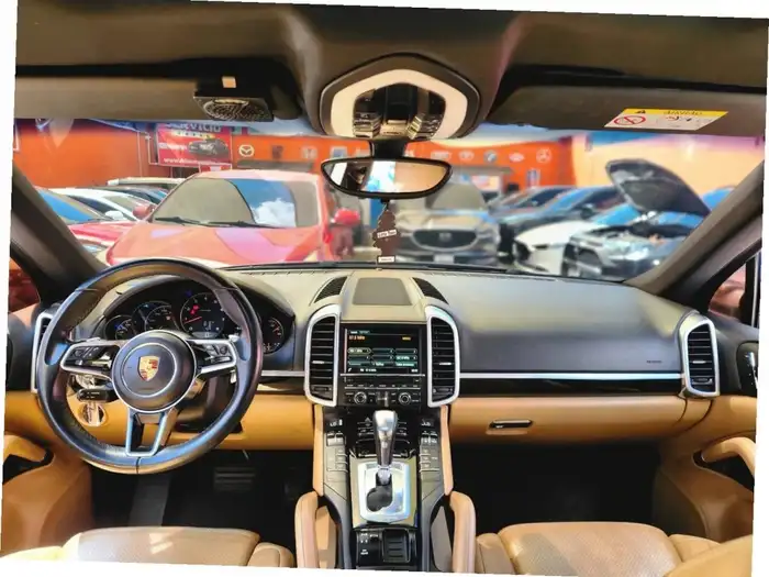 2016 Porsche CAYENNE DE AGENCIA — 8