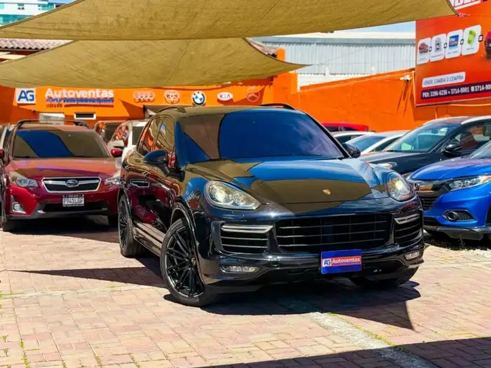 2016 Porsche CAYENNE GTS DE AGENCIA — 2