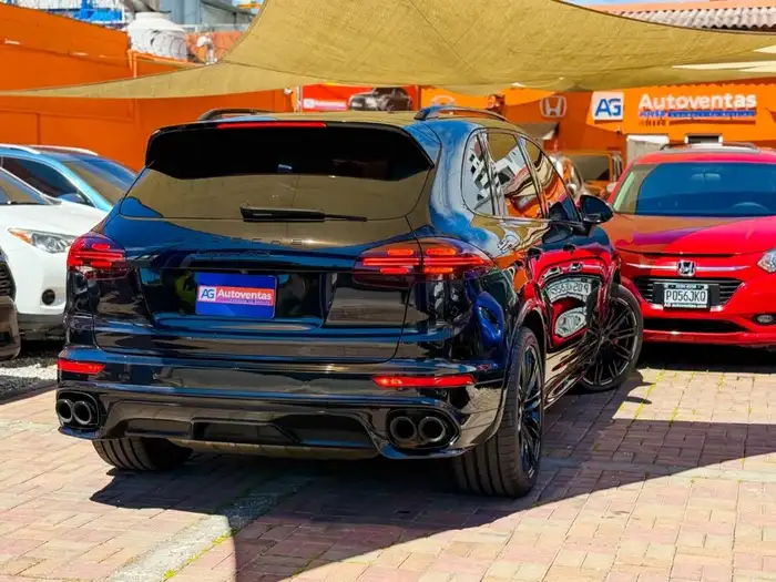 2016 Porsche CAYENNE GTS DE AGENCIA — 6