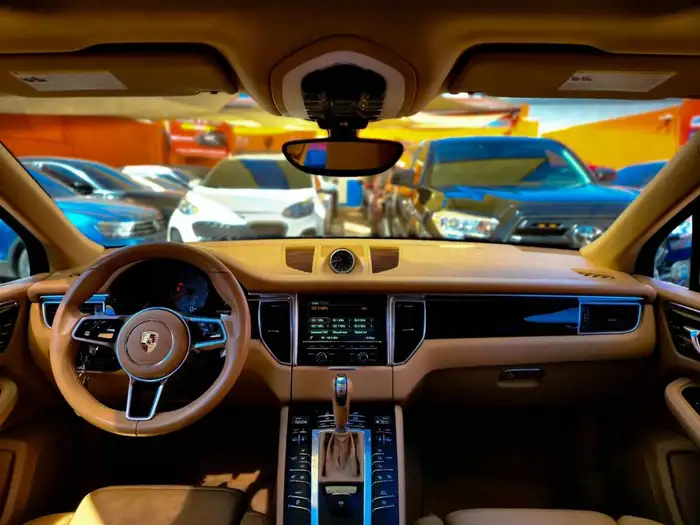 2016 Porsche MACAN S — 8