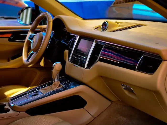 2016 Porsche MACAN S — 9