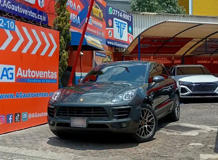 2018 Porsche MACAN S — 11